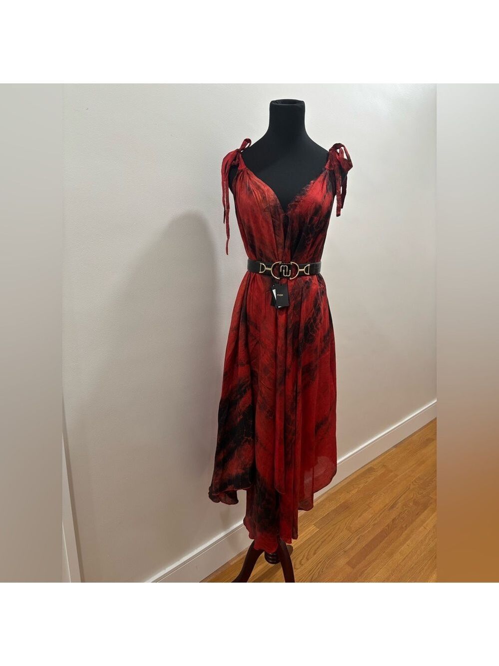 206. Red Tie-Shoulder V-Neck Midi Dress. One Size